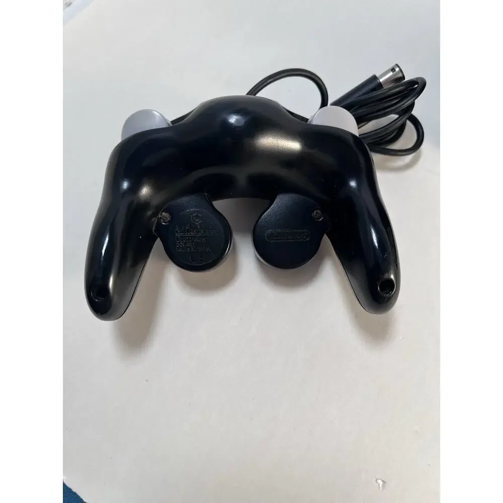 GameCube Black Console (DOL-001) 1 OEM Controllers, Power Cord, AV Cable - EUC